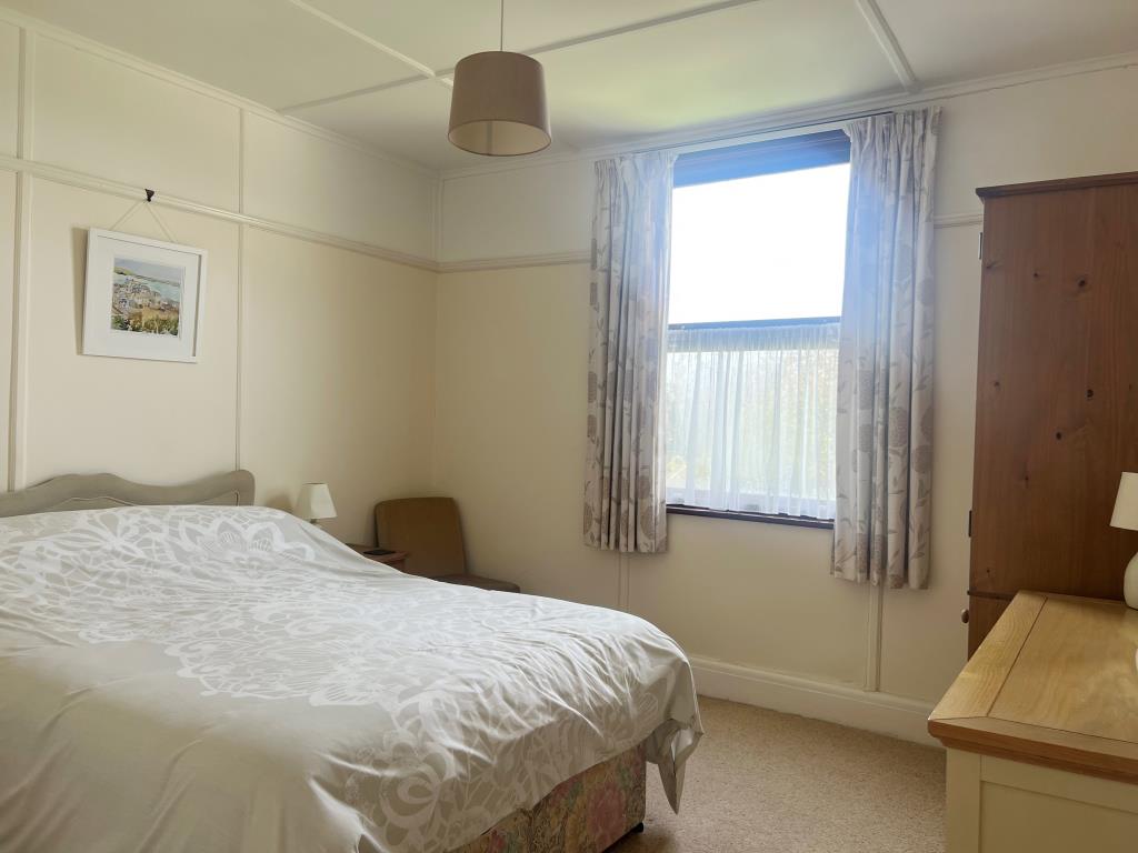 Lot: 108 - DETACHED CHALET STYLE BUNGALOW ON GOOD SIZE PLOT - Master bedroom